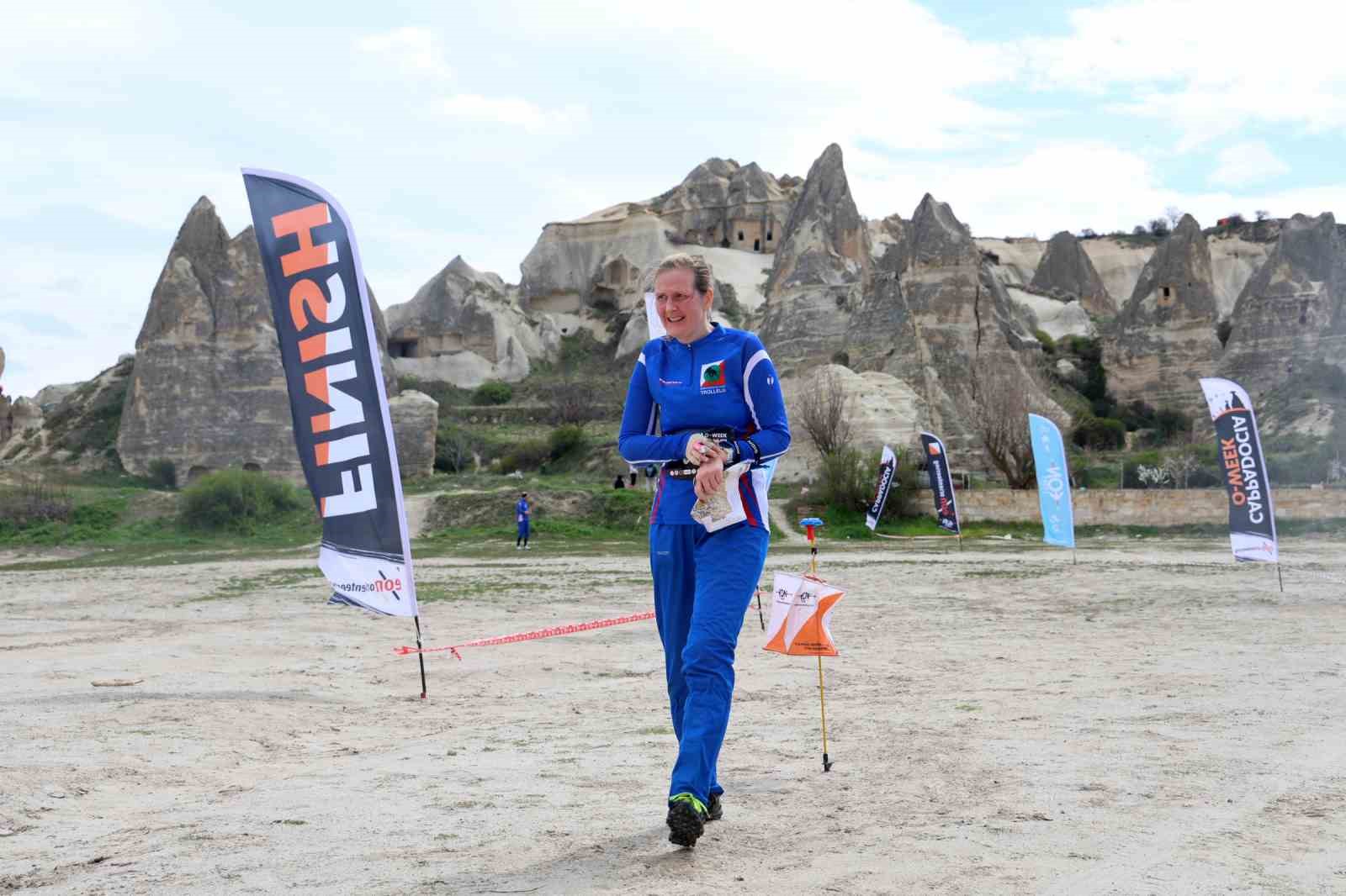 Kapadokya’da sporcular hem zamana hem zorlu doğa şartlarına meydan okudu
