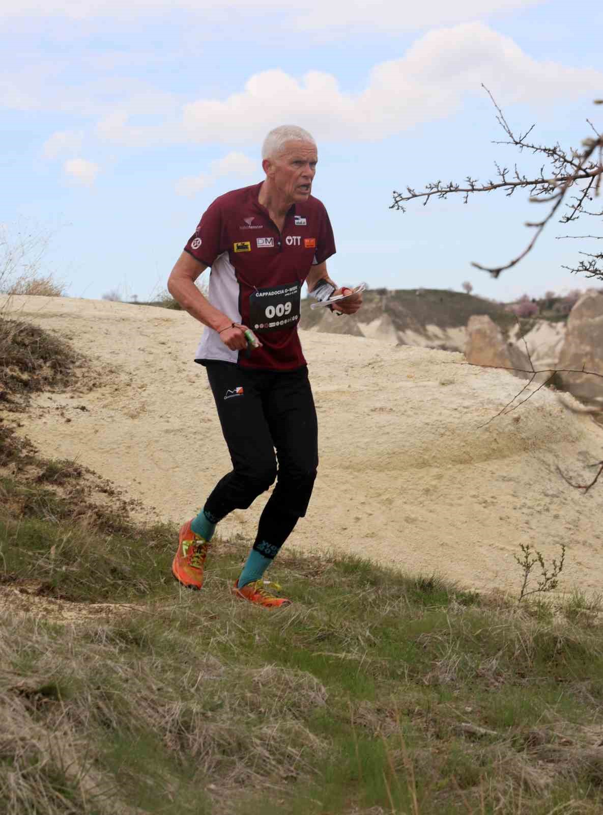 Kapadokya’da sporcular hem zamana hem zorlu doğa şartlarına meydan okudu
