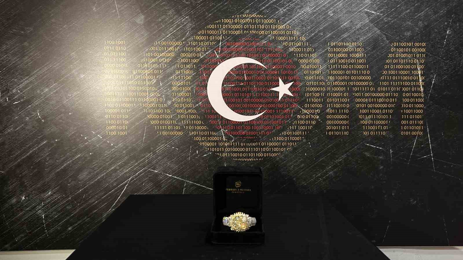 Kapalıçarşı’da satılmaya çalışılan 80 karatlık kaçak elmas sergilendi
