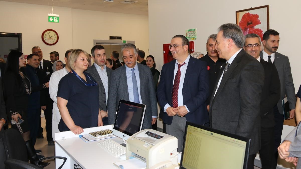 Kapasitesi büyütülen TÖTM hemodiyaliz ünitesi yeni yerinde hizmete açıldı
