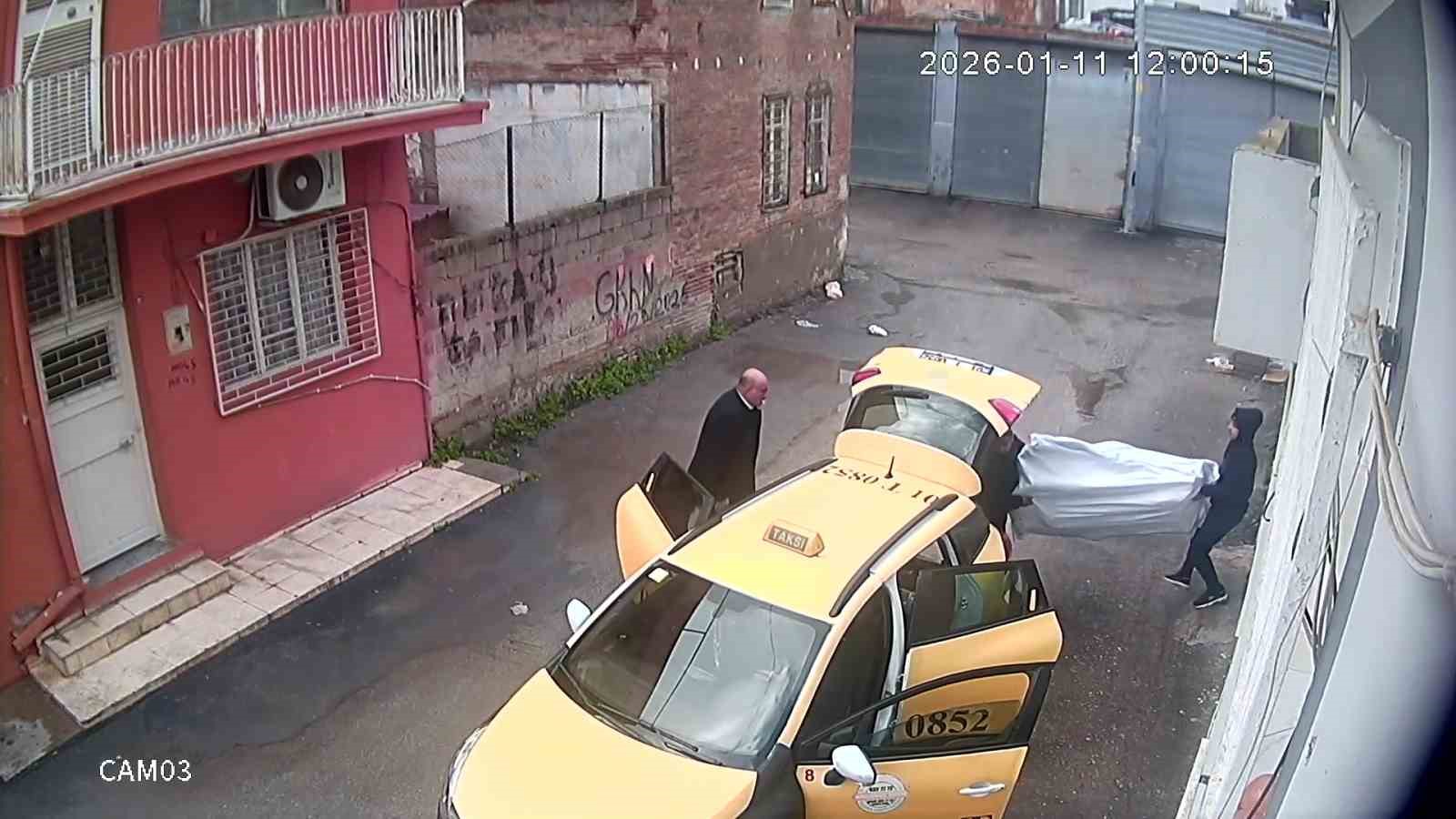 Kapı ve damdaki delikten 1 milyonluk bisiklet çalan 2 kardeş tutuklandı
