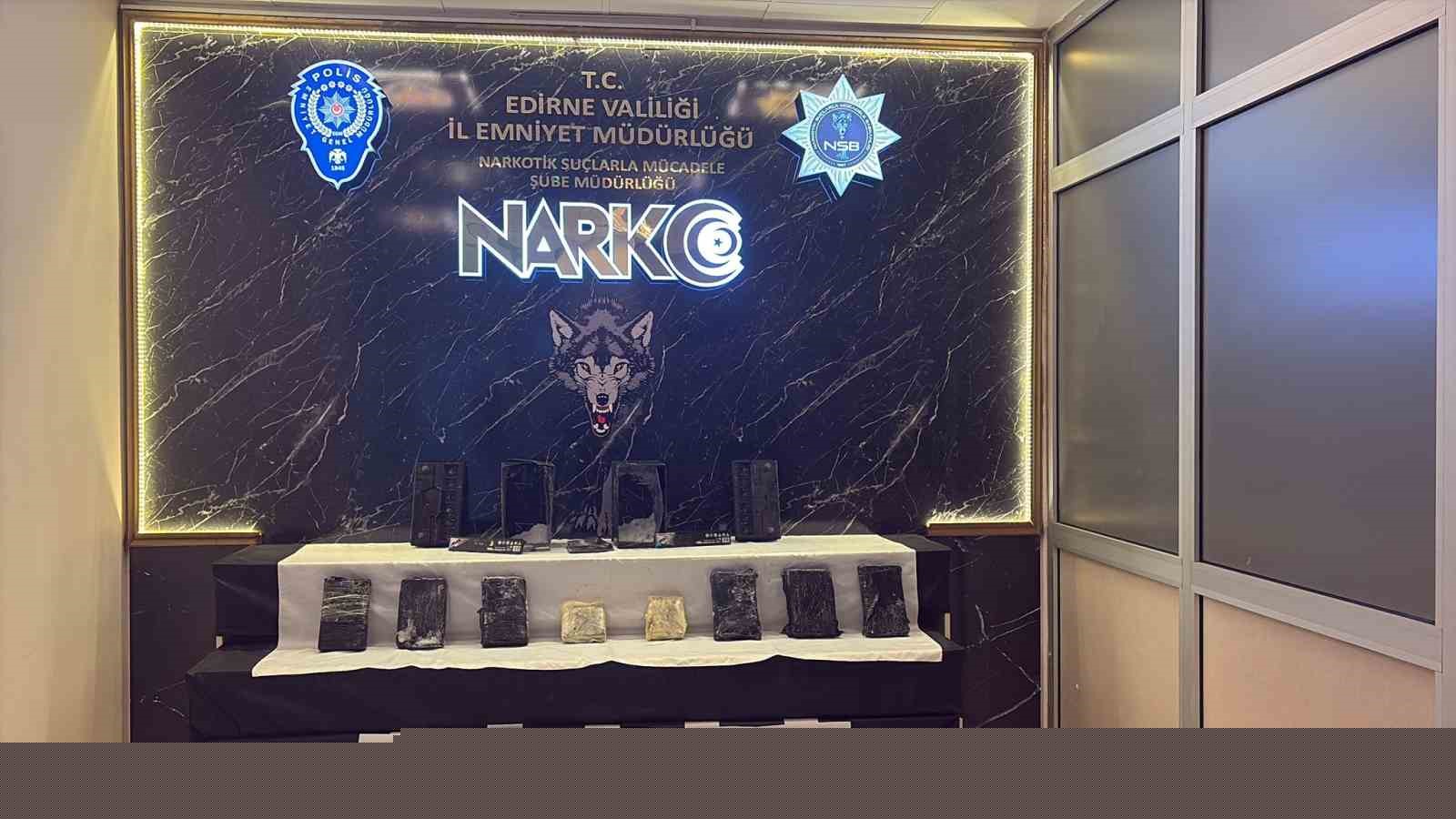 Kapıkule’de araçtaki gizli bölmede 8 kilo 60 gram kokain ele geçirildi
