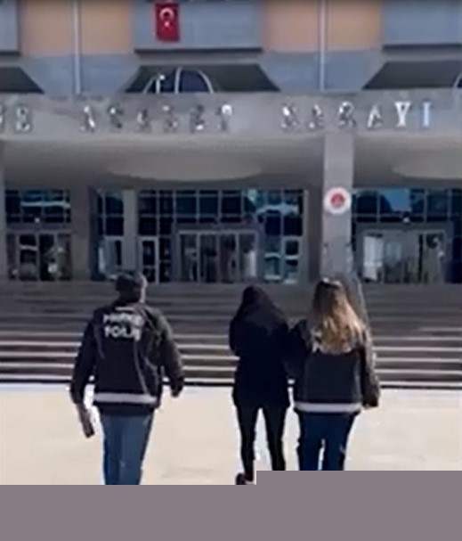 Kapıkule’de araçtaki gizli bölmede 8 kilo 60 gram kokain ele geçirildi
