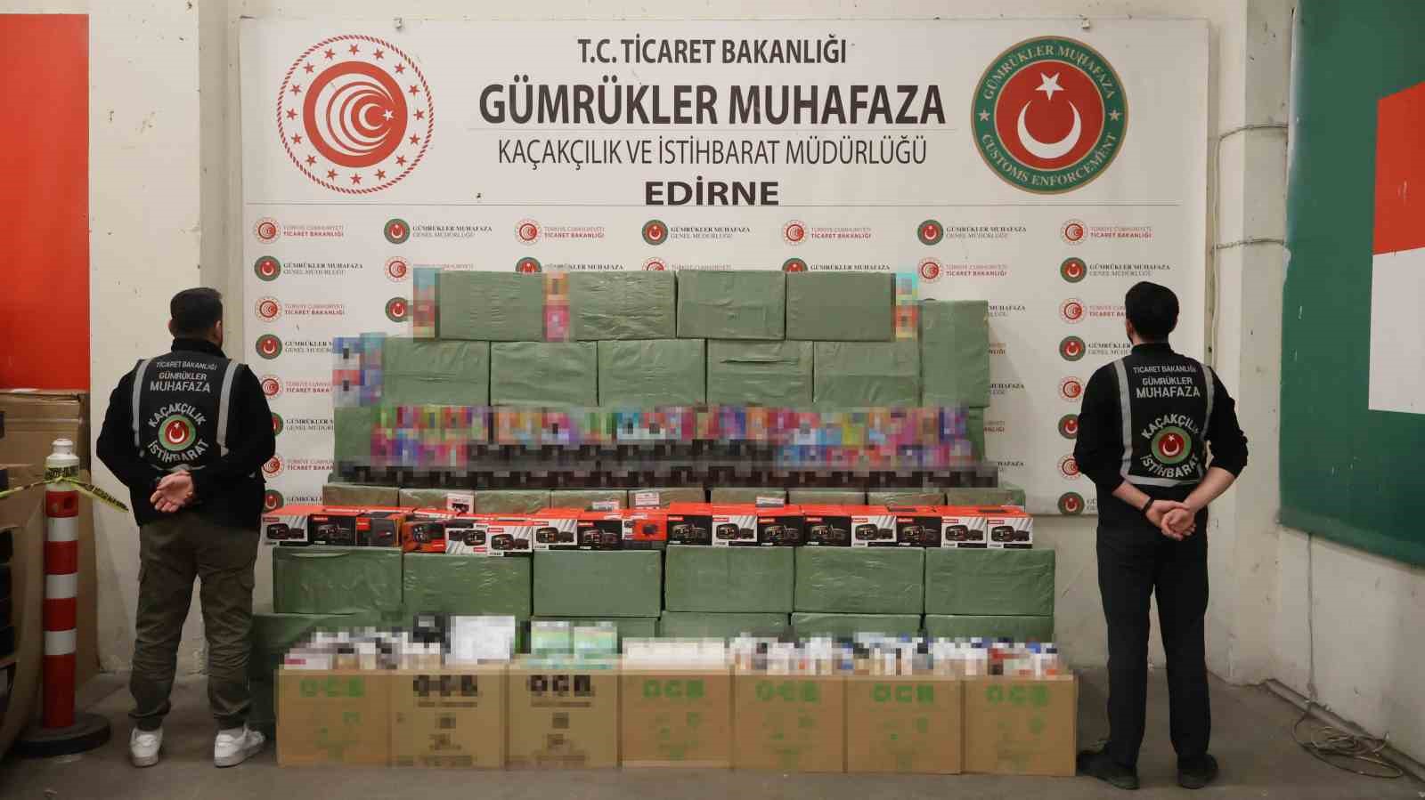 Kapıkule’de milyonluk kaçak eşya operasyonu: 10 bin 400 adet elektronik sigara yakalandı
