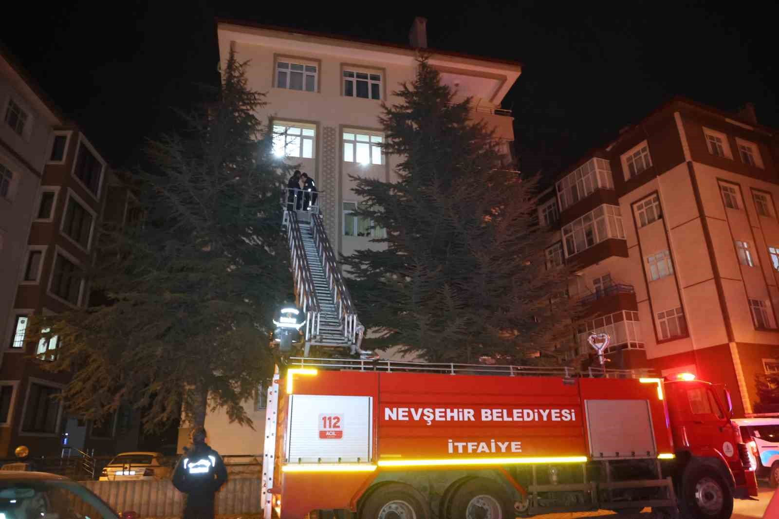 Kapıyı açmayınca ekipler seferber oldu
