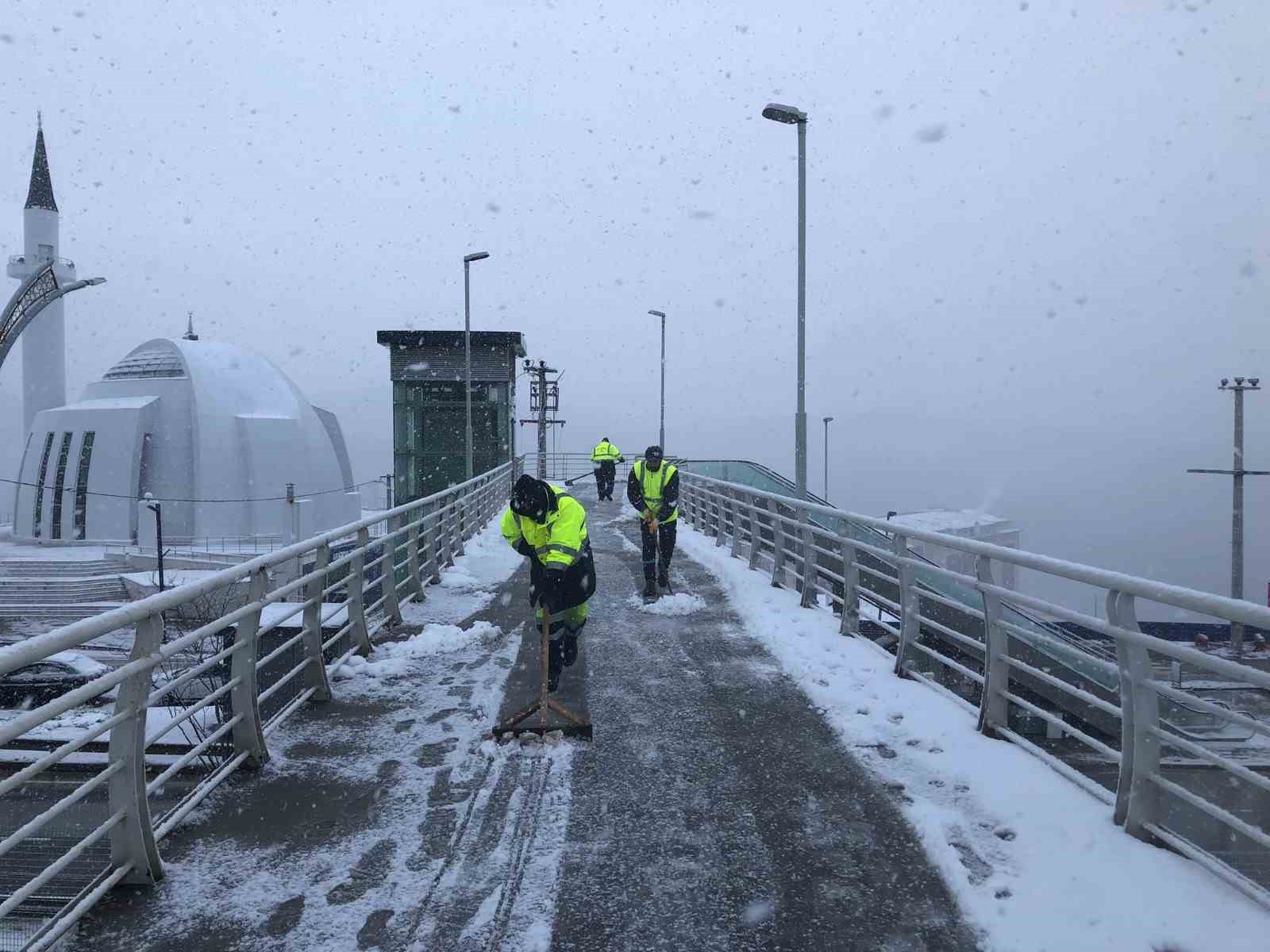 Kar alarmı: Bin 200 personel ve 354 araç sahada
