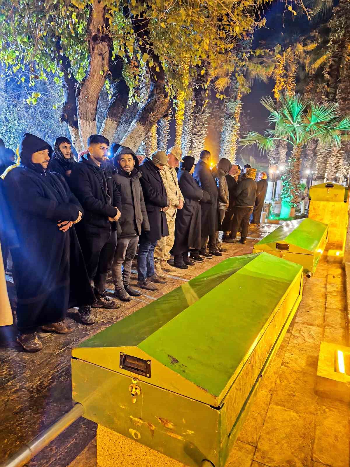 Kar faciasında ölen 3 çocuk gözyaşları arasında toprağa verildi
