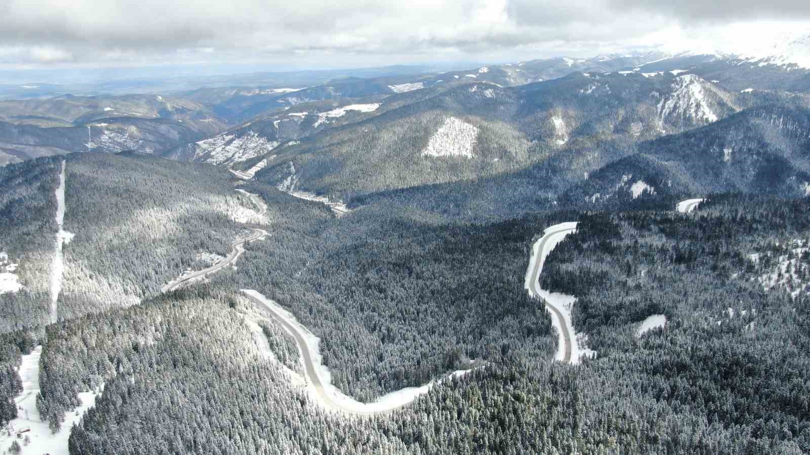 Kar geri döndü: Nisan ayında kışı aratmayan manzara
