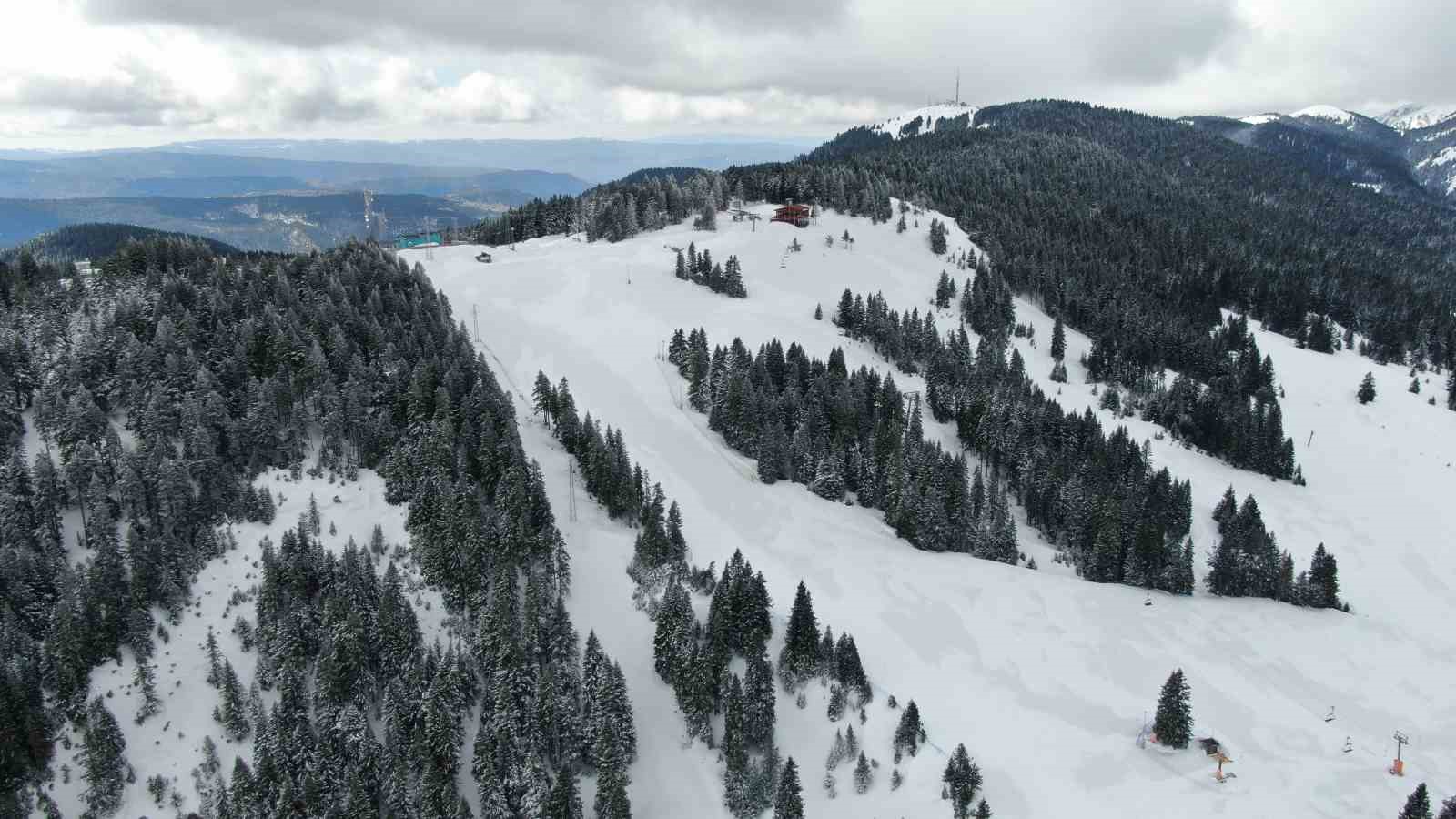 Kar geri döndü: Nisan ayında kışı aratmayan manzara

