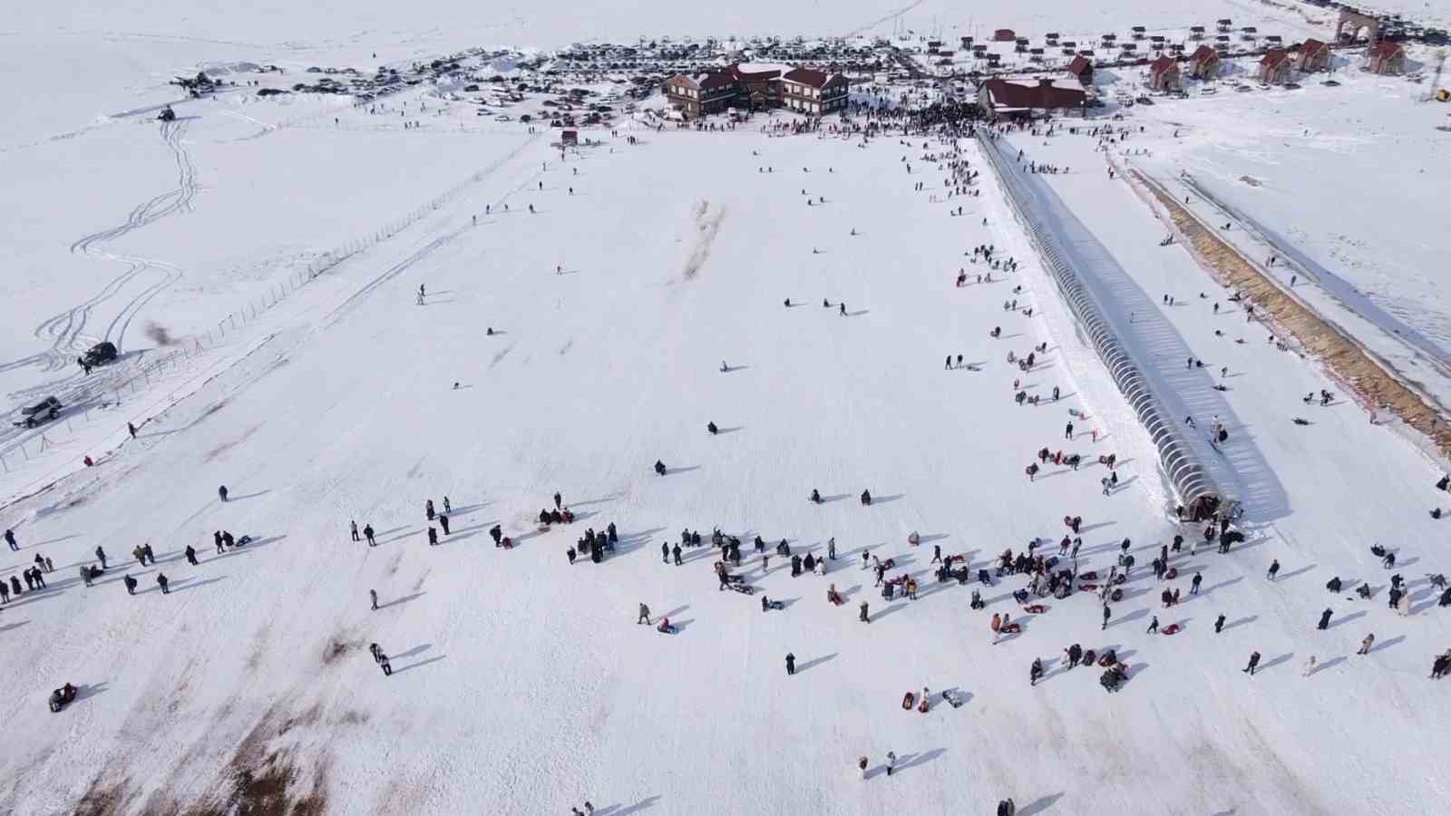 Kar keyfi Ketençimen Kayak Merkezi’nde yaşandı
