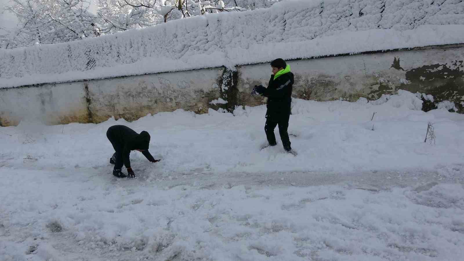 Kar Trabzon’u beyaza bürüdü

