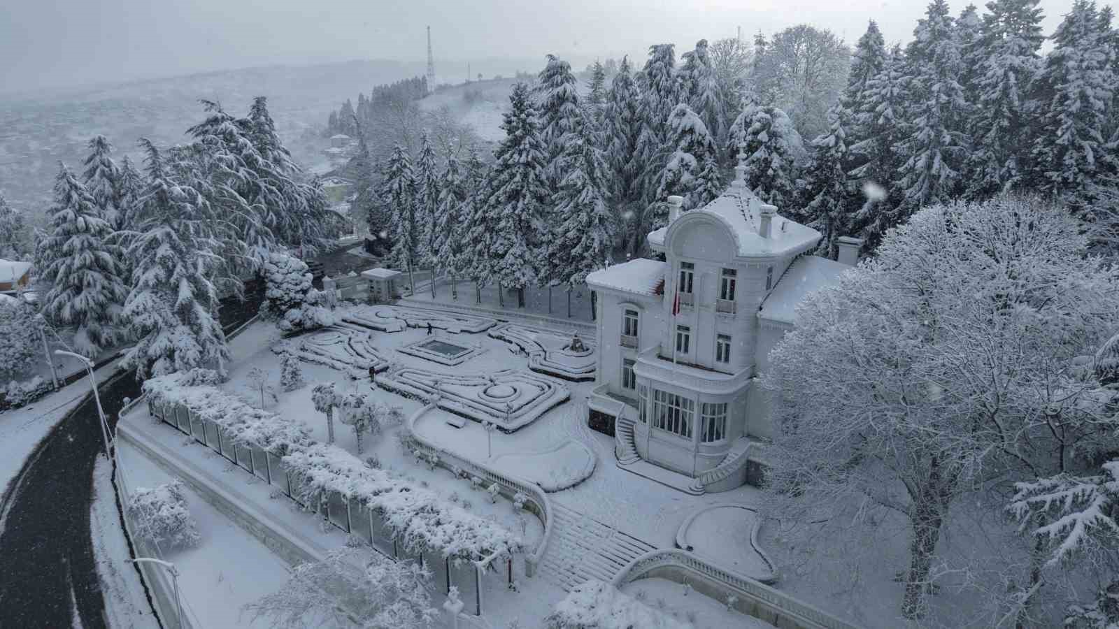 Kar Trabzon’u beyaza bürüdü
