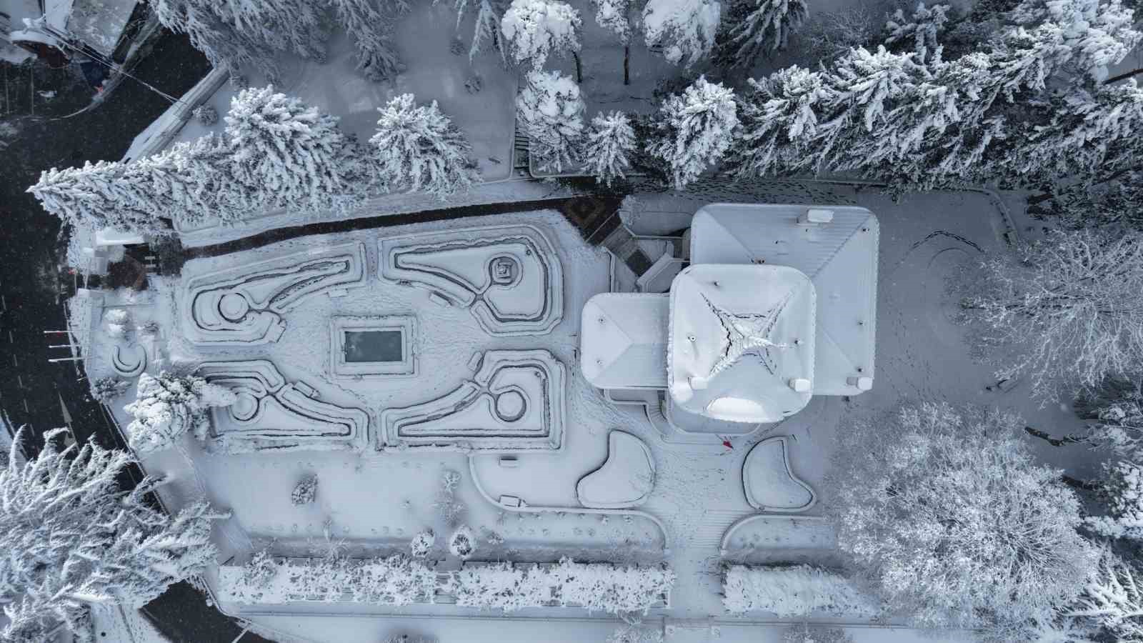 Kar Trabzon’u beyaza bürüdü
