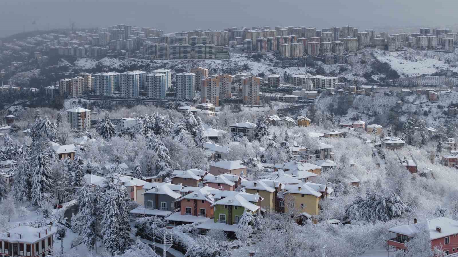 Kar Trabzon’u beyaza bürüdü
