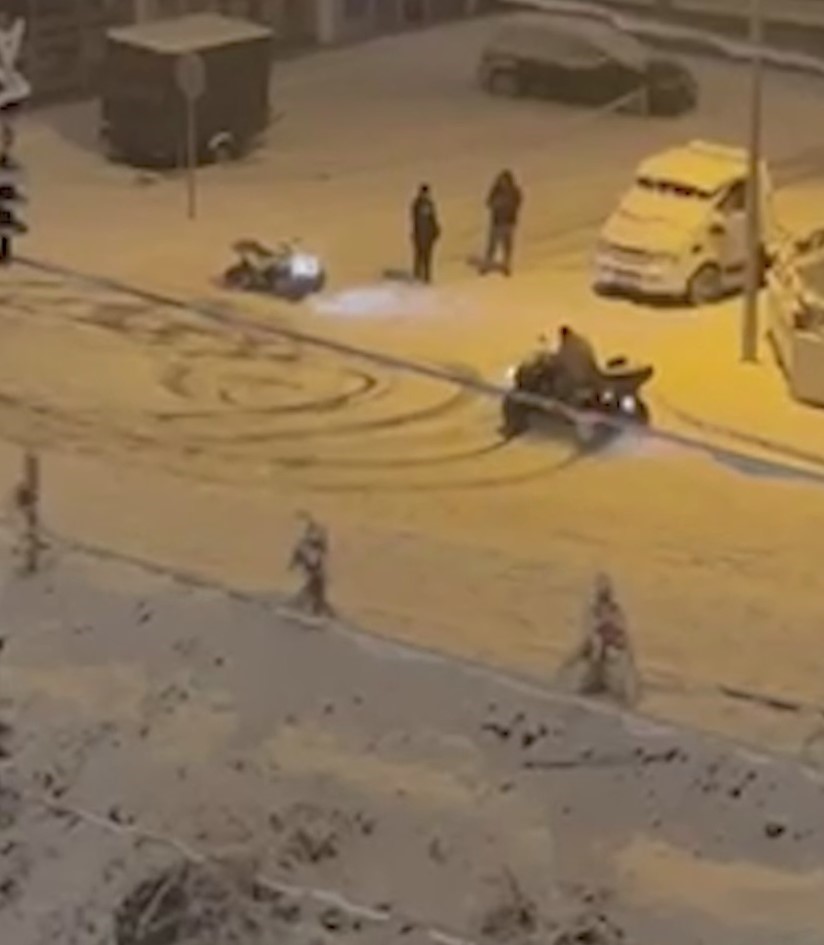Kar üzerinde drift yapanlar polisten kaçamadı
