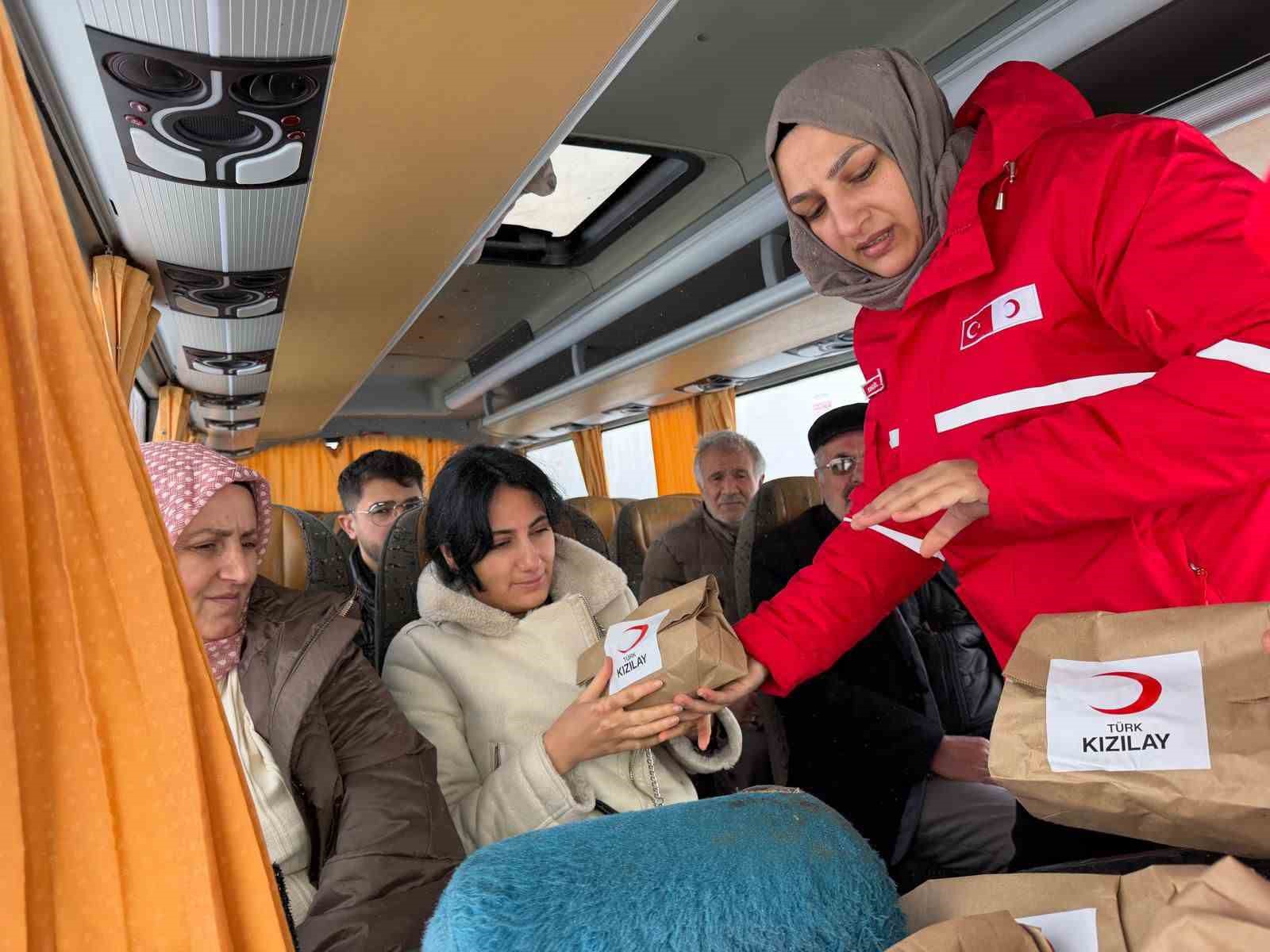 Kar ve tipi, Tendürek geçidini kapattı
