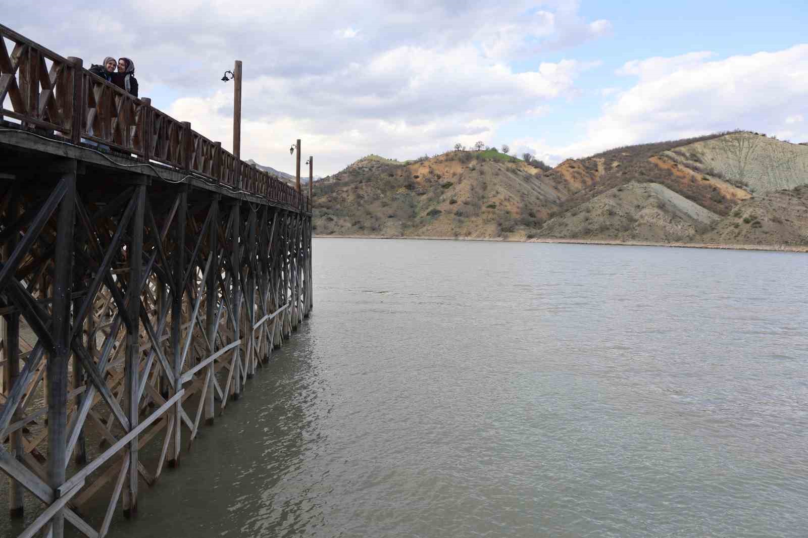 Kar ve yağmurlarla Uzunçayır Baraj Gölü’nün debisi yükseldi
