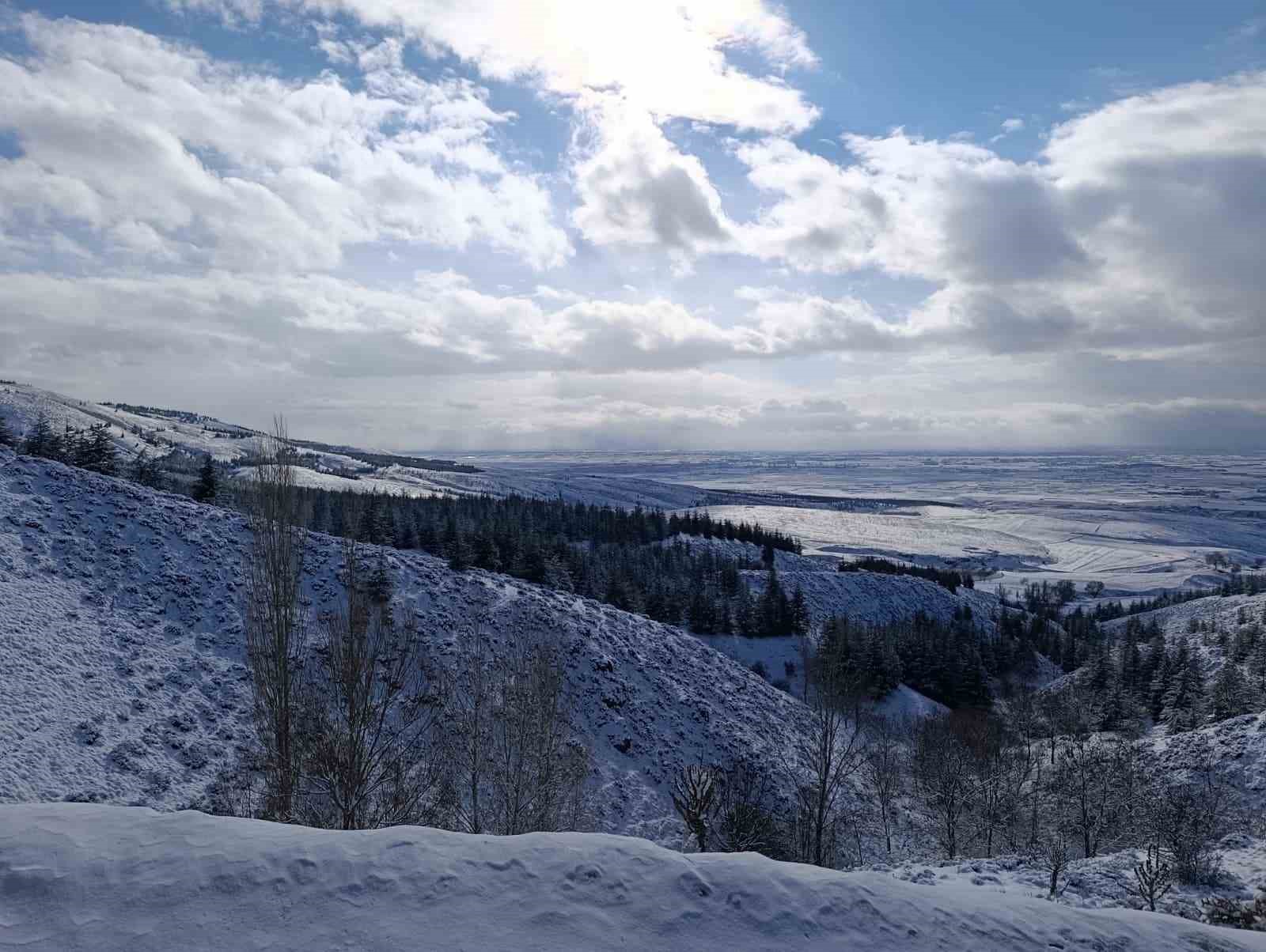 Kar yağışı sonrası kartpostallık görüntüler oluştu
