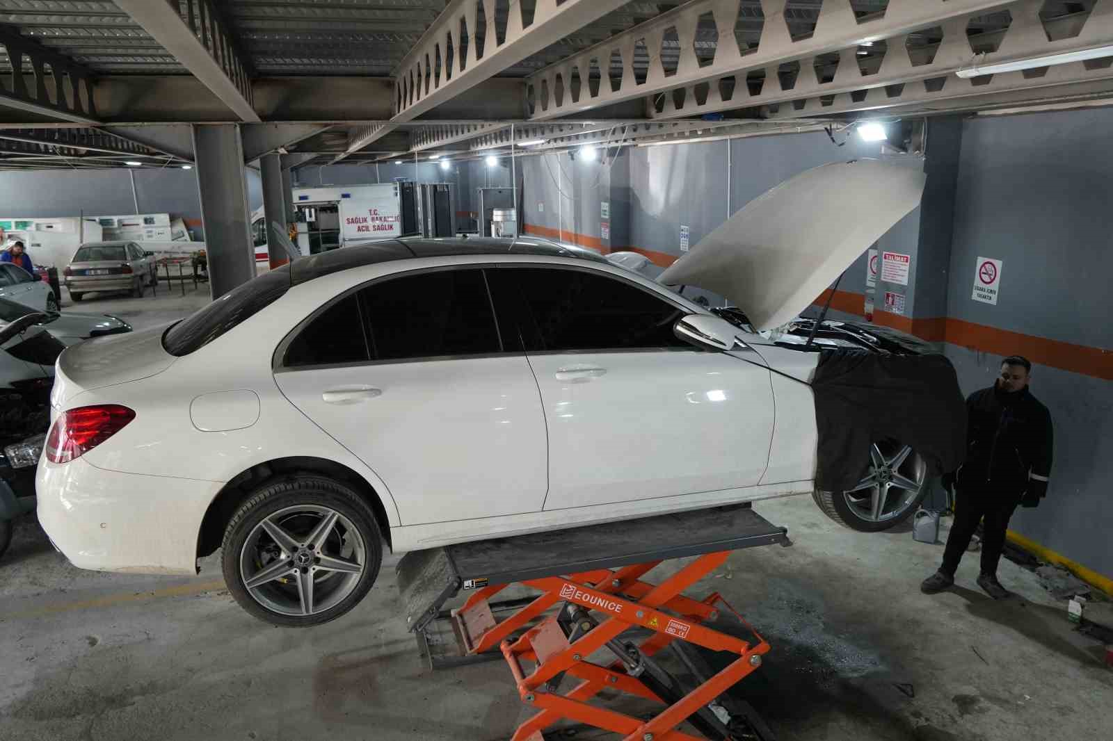 Kar yağışı sonrası kışlık araç bakım yoğunluğu arttı
