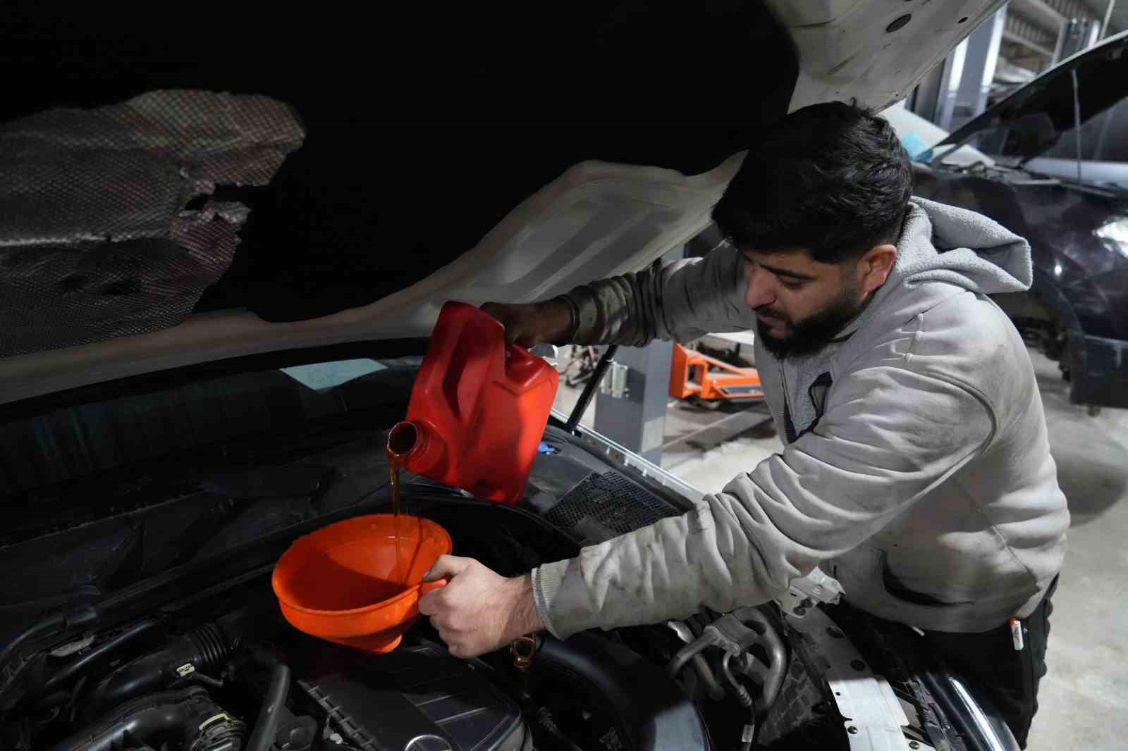 Kar yağışı sonrası kışlık araç bakım yoğunluğu arttı
