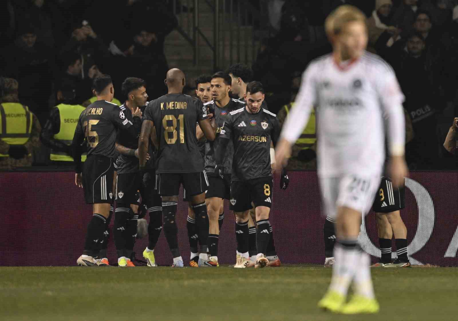 Karabağ, 90+4’te Eintracht Frankfurt’u devirdi
