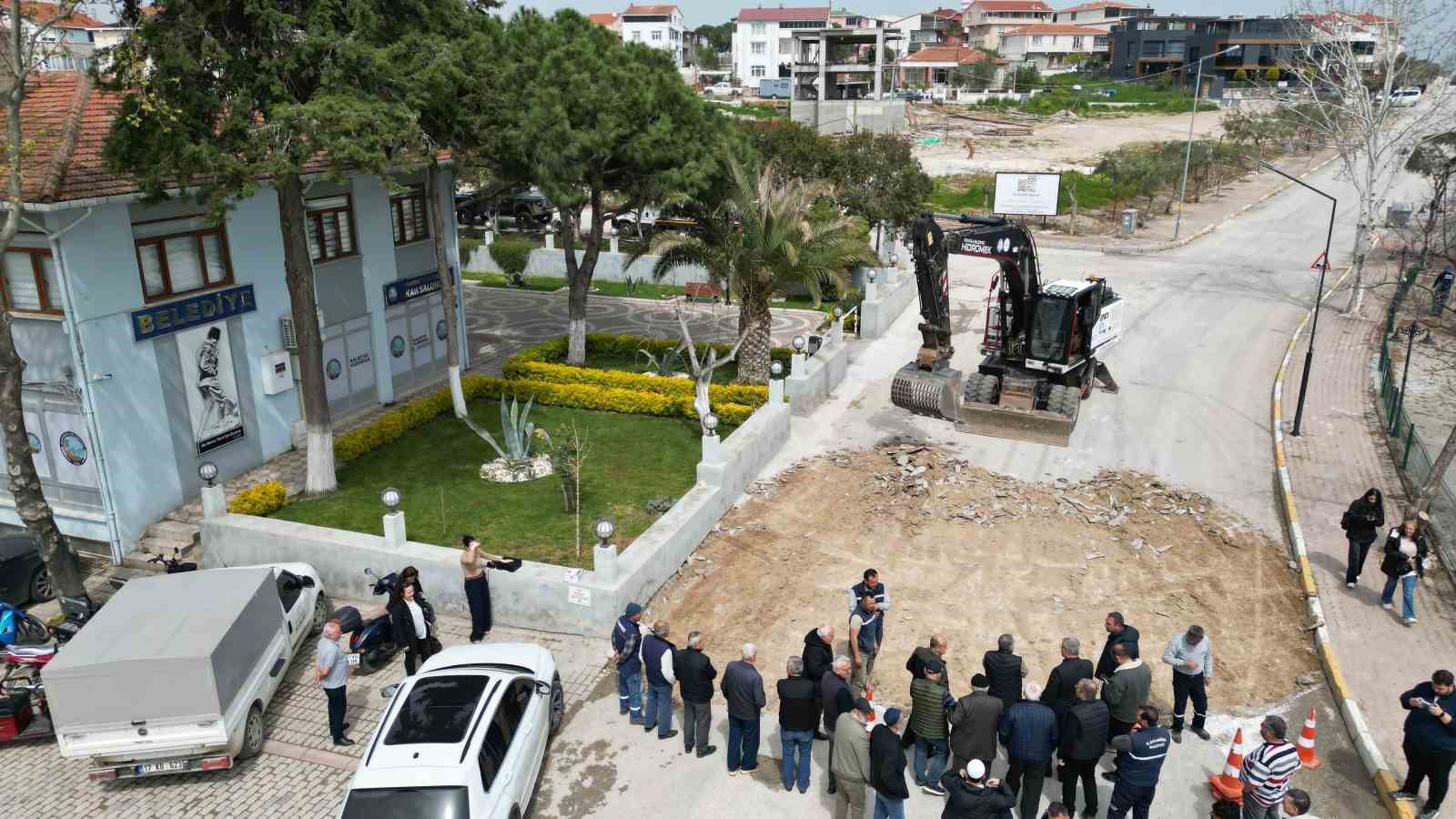 Karabiga’nın kalbinde yenileme çalışmaları başladı
