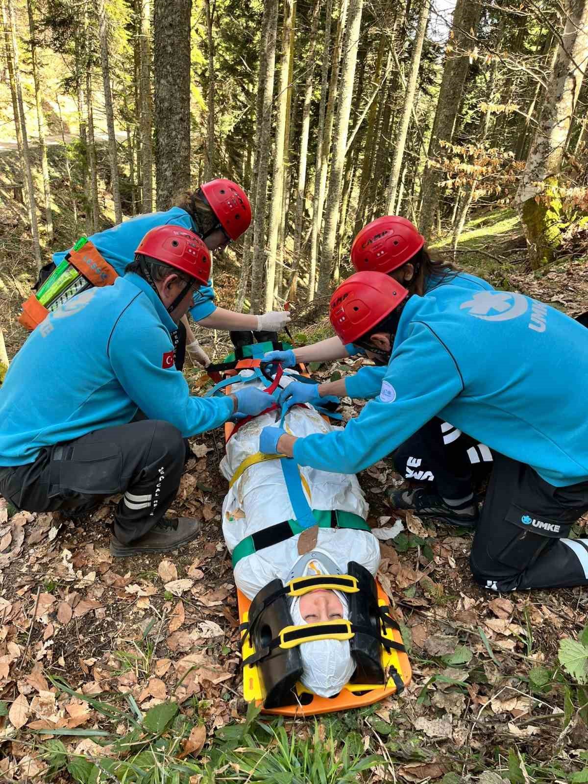 Karabük UMKE’den güç gösterisi: 16 yeni gönüllü ile afetlere hazırlık seviyesi arttırıldı

