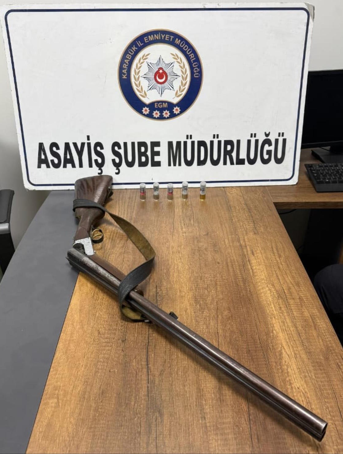 Karabük’te 16 günlük asayiş uygulamasında 82 aranan şahıs yakalandı
Karabük’te 16 günlük asayiş uygulamasında 82 aranan şahıs yakalandı