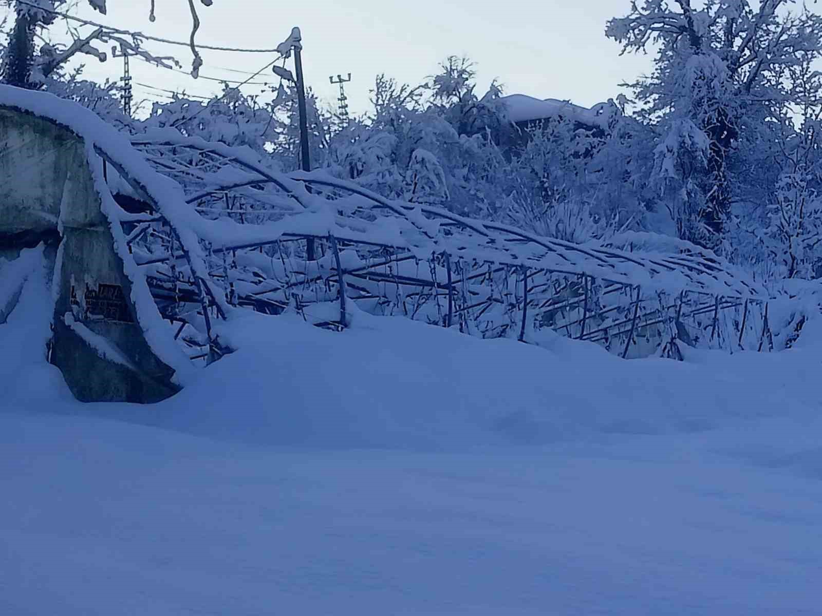 Karabük’te köylerde kar kalınlığı 1.5 metreyi aştı
