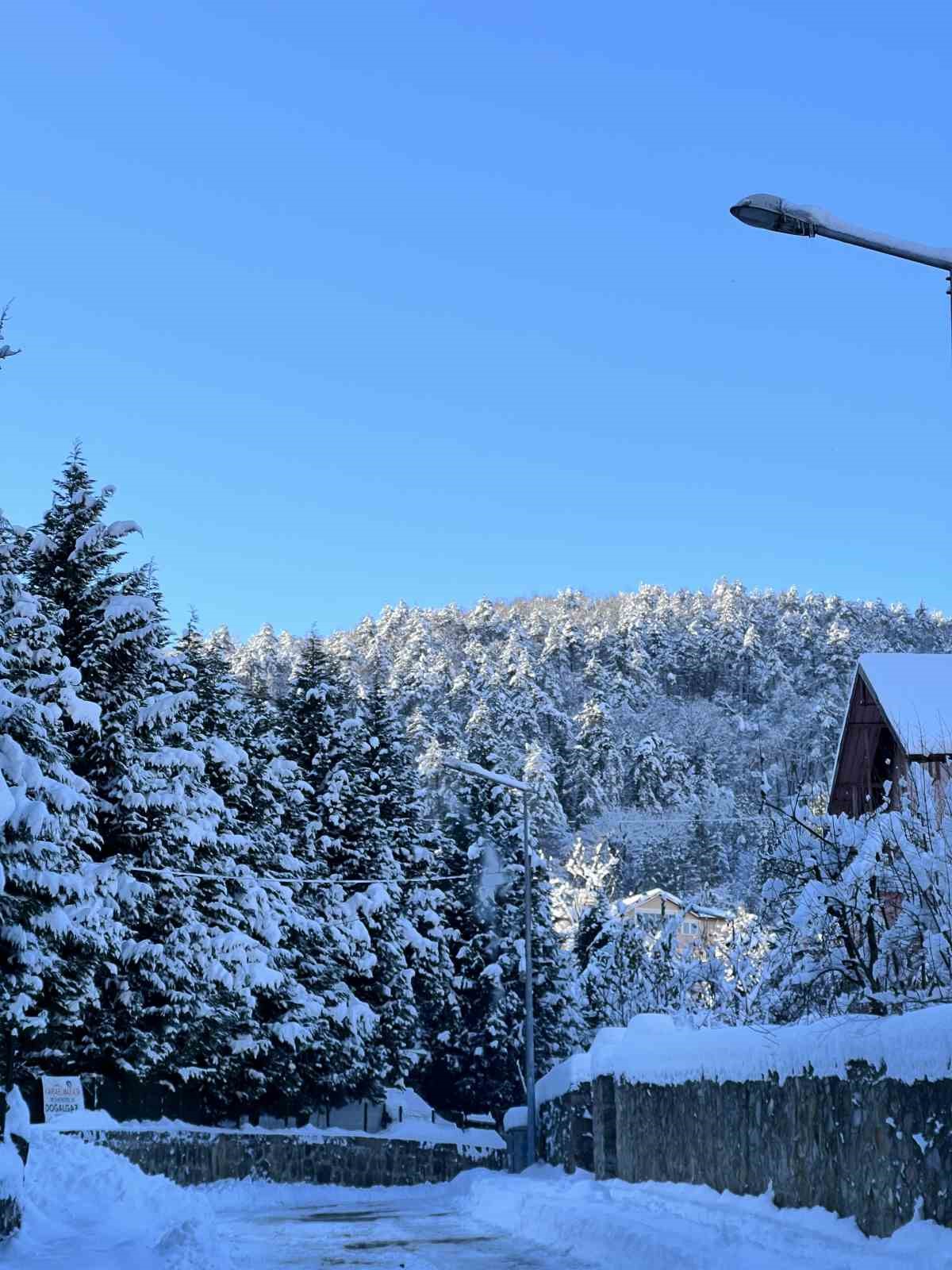 Karabük’te köylerde kar kalınlığı 1.5 metreyi aştı
