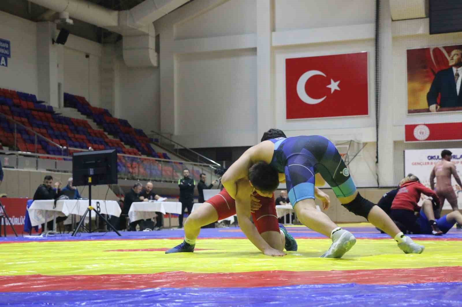 Karabük’te Okul Sporları Güreş Grup Müsabakaları başladı
