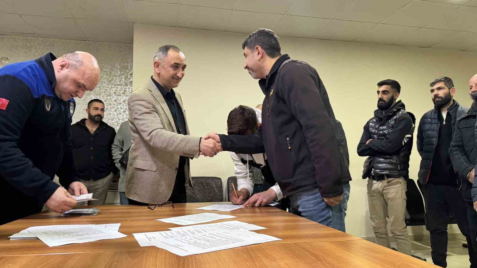 Karabük’te Ramazan geleneği sürüyor: 55 davulcu vatandaşları sahura kaldıracak
