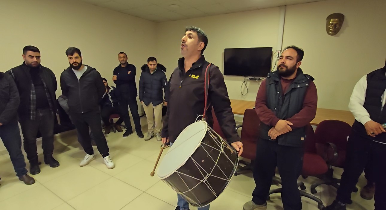 Karabük’te Ramazan geleneği sürüyor: 55 davulcu vatandaşları sahura kaldıracak
