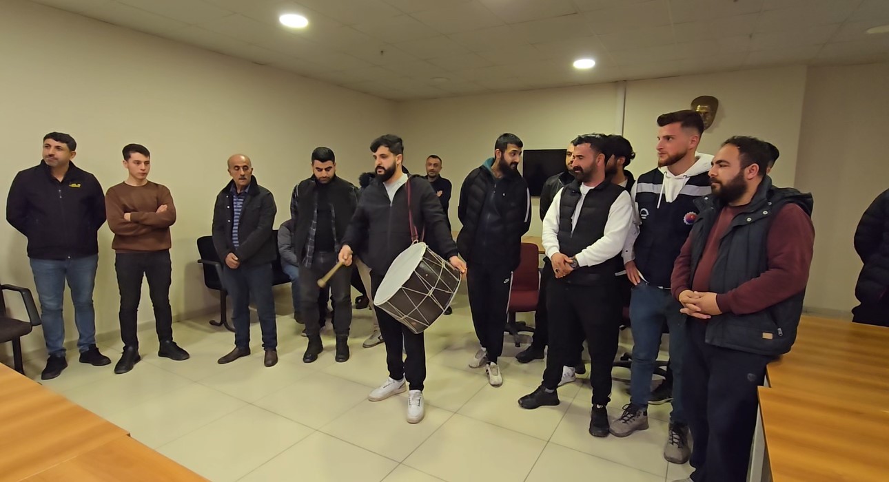 Karabük’te Ramazan geleneği sürüyor: 55 davulcu vatandaşları sahura kaldıracak
