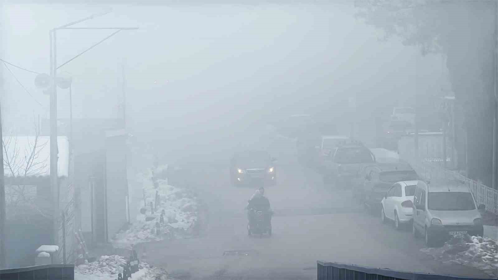Karabük’te yoğun sis görüş mesafesini düşürdü
