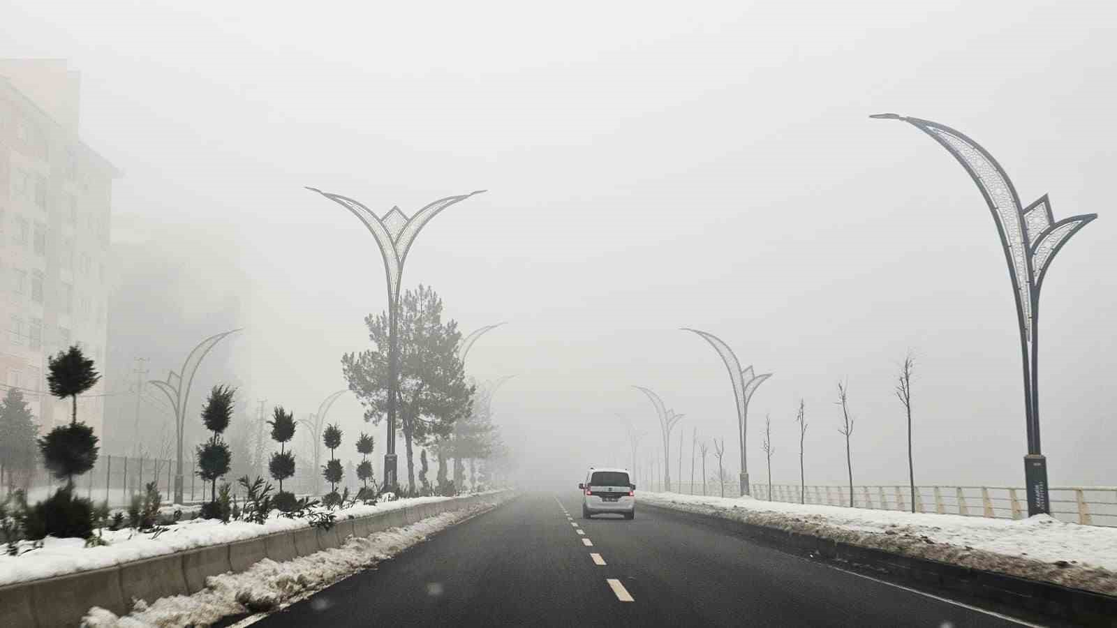 Karabük’te yoğun sis görüş mesafesini düşürdü
