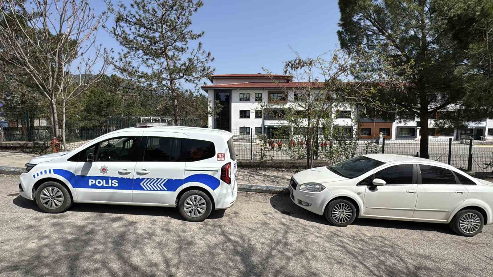 Karabük’teki okullarda polislerin güvenlik seferberliği başladı
