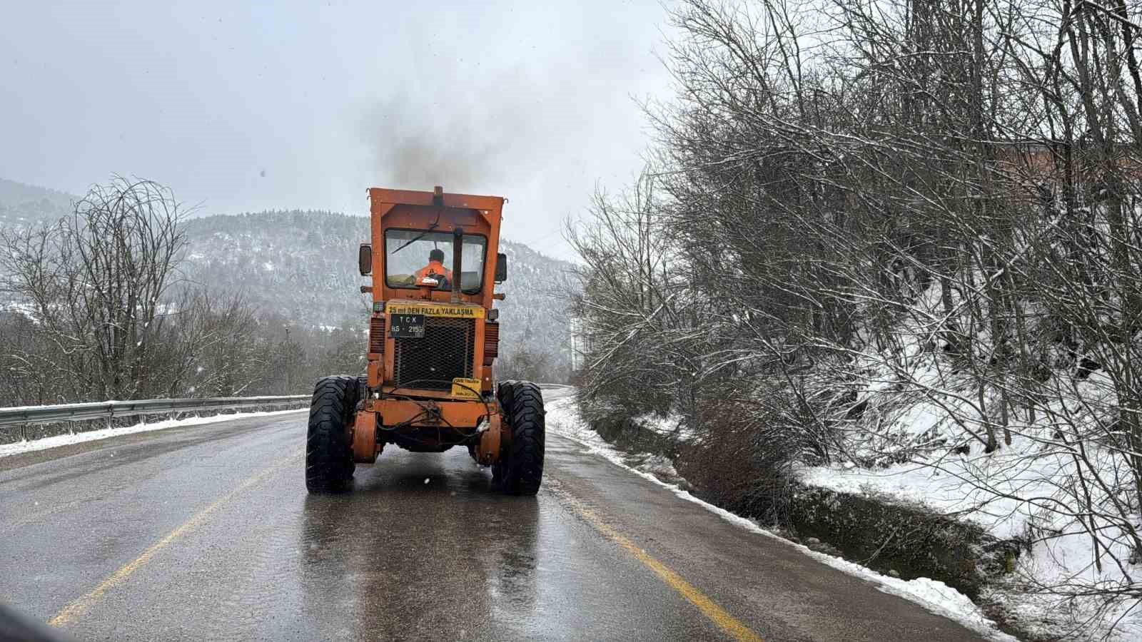 Karabük’ün yüksek kesimlerinde kar yağışı etkili oluyor
