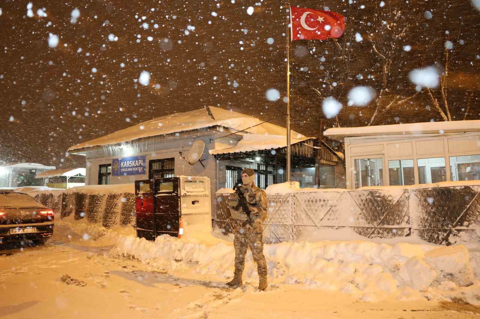 Karaburun’dan gece denetimi
