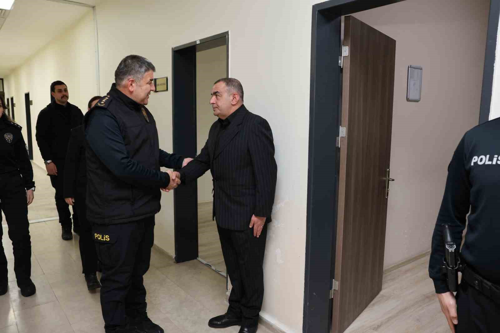 Karaburun’dan personele vefa
