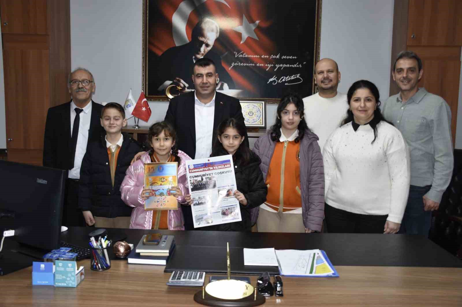 Karacabey Belediyesi, öğrencilerin yanında
