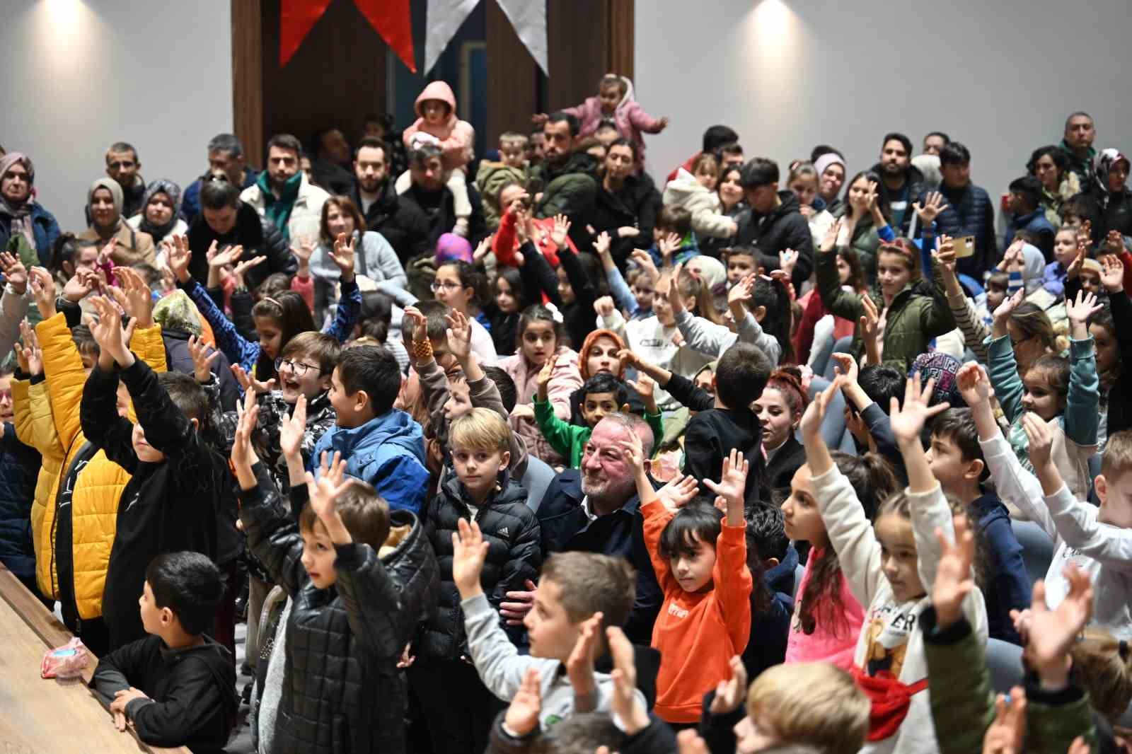 Karacabey Belediyesi’nden çocuklara unutulmaz sömestr şöleni
Karacabey Belediyesi’nden çocuklara unutulmaz sömestr şöleni