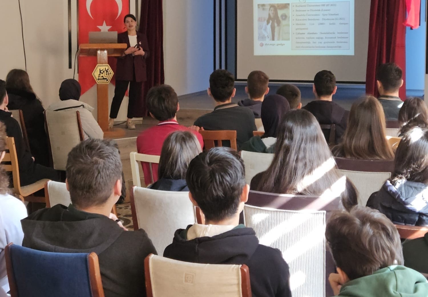 Karacabey Belediyesi’nden öğrencilere sağlıklı beslenme eğitimi
