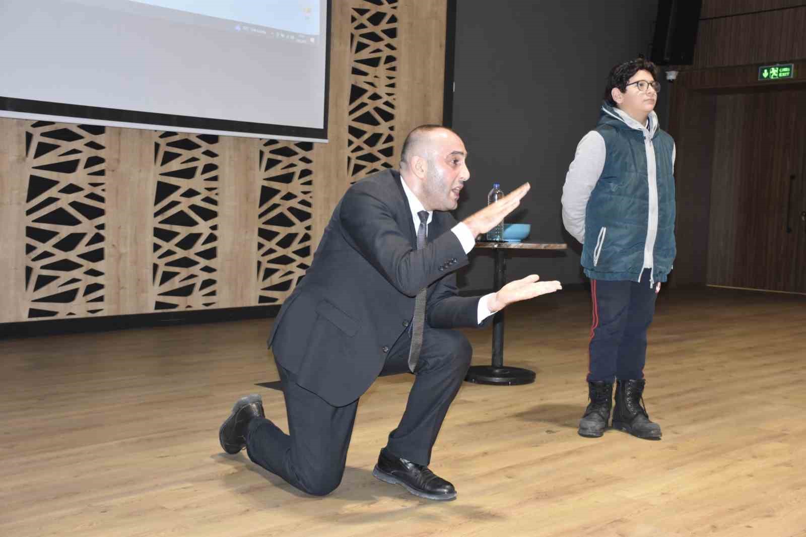 Karacabey Belediyesi’nden sınav sürecindeki öğrencilere destek
