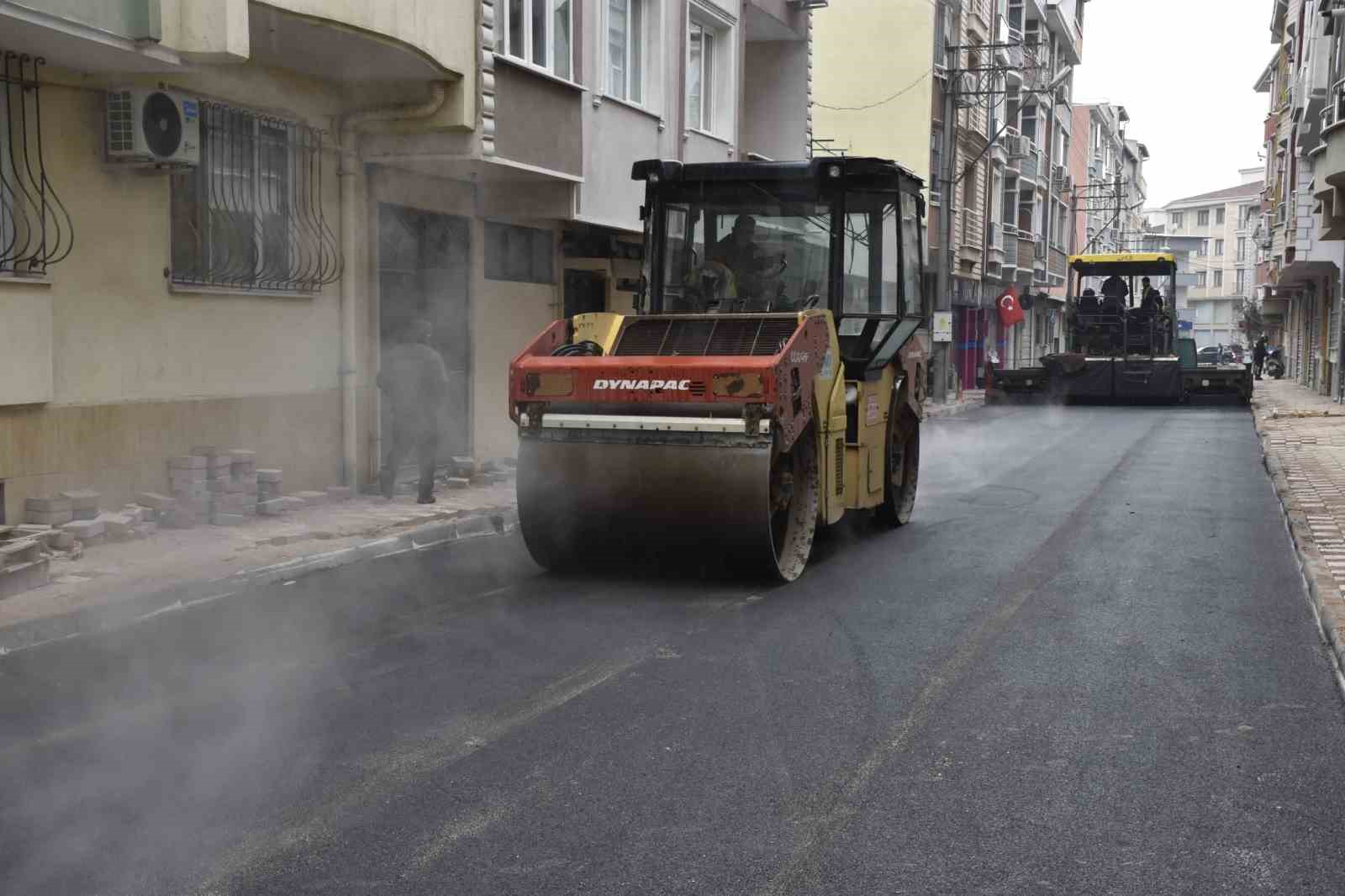 Karacabey’de 2025 yılı asfalt seferberliği ile tamamlandı
