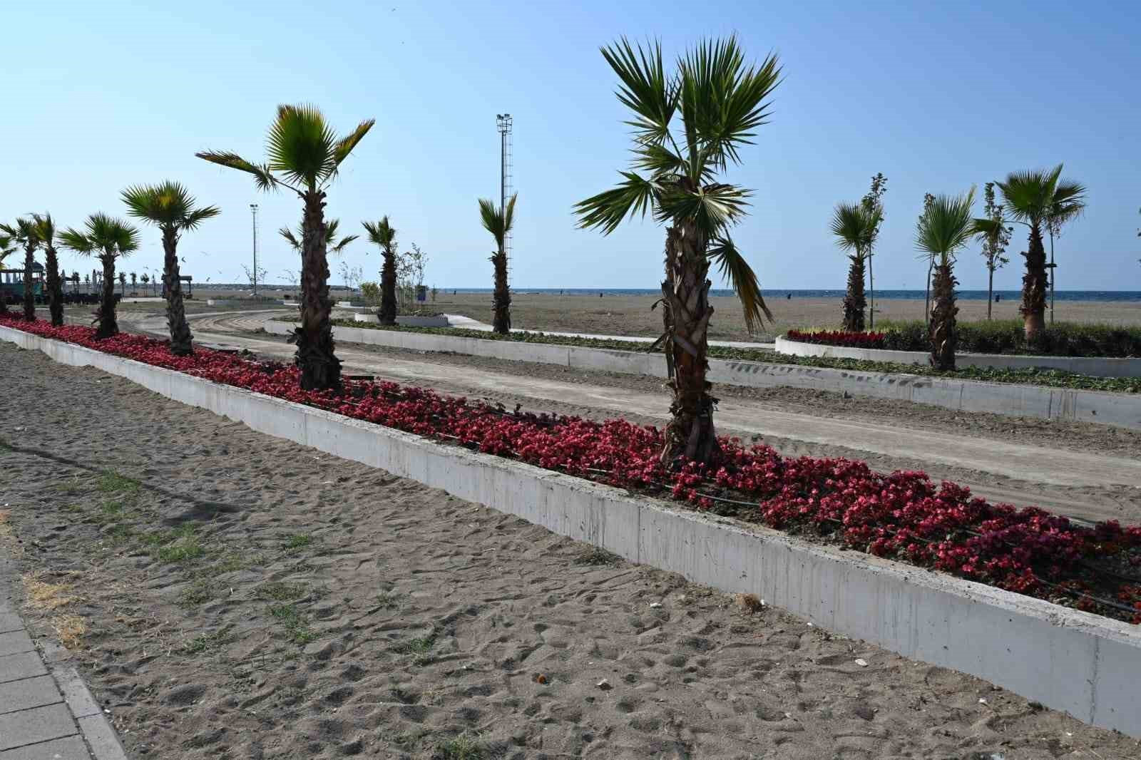 Karacabey’de park ve bahçelerde göz dolduran çalışmalar
