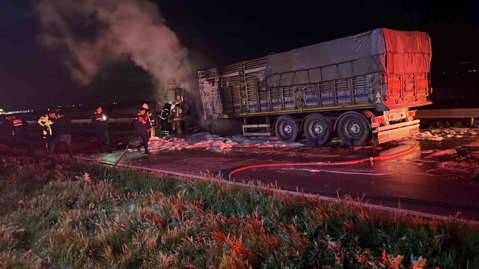 Karacabey’de tır yangını: Bursa yolu trafiğe kapandı
