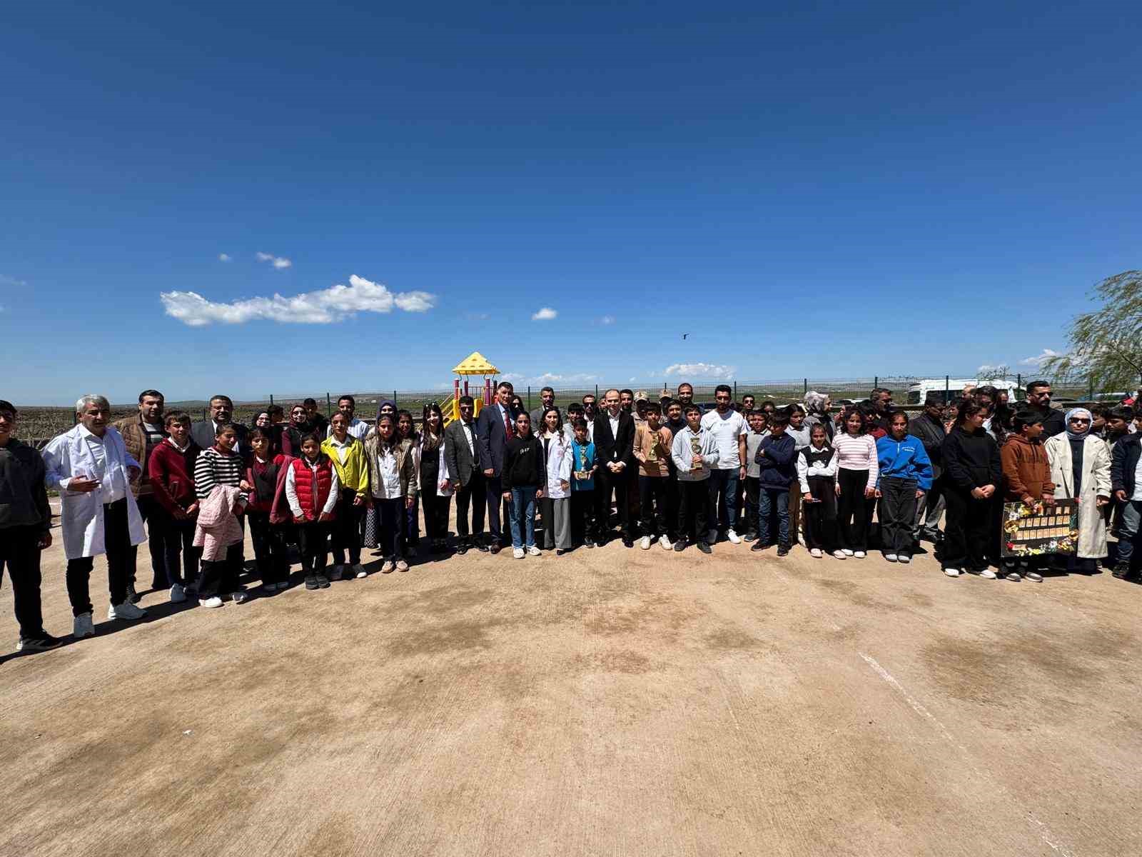 Karacadağ bölgesi’nde okullar arası bilgi yarışması düzenlendi
