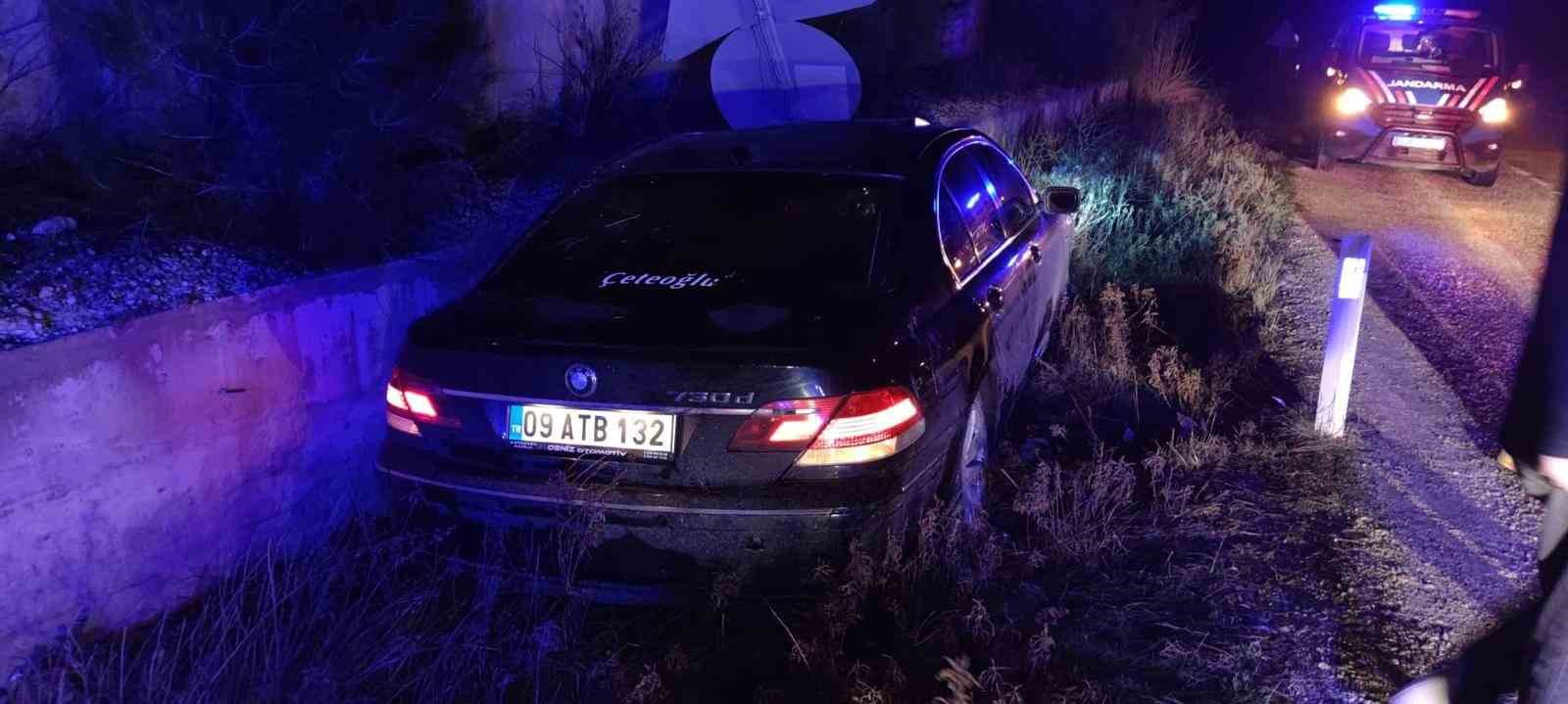 Karacasu’da trafik kazası: "Sıkışan sürücüyü itfaiye ekipleri kurtardı"
