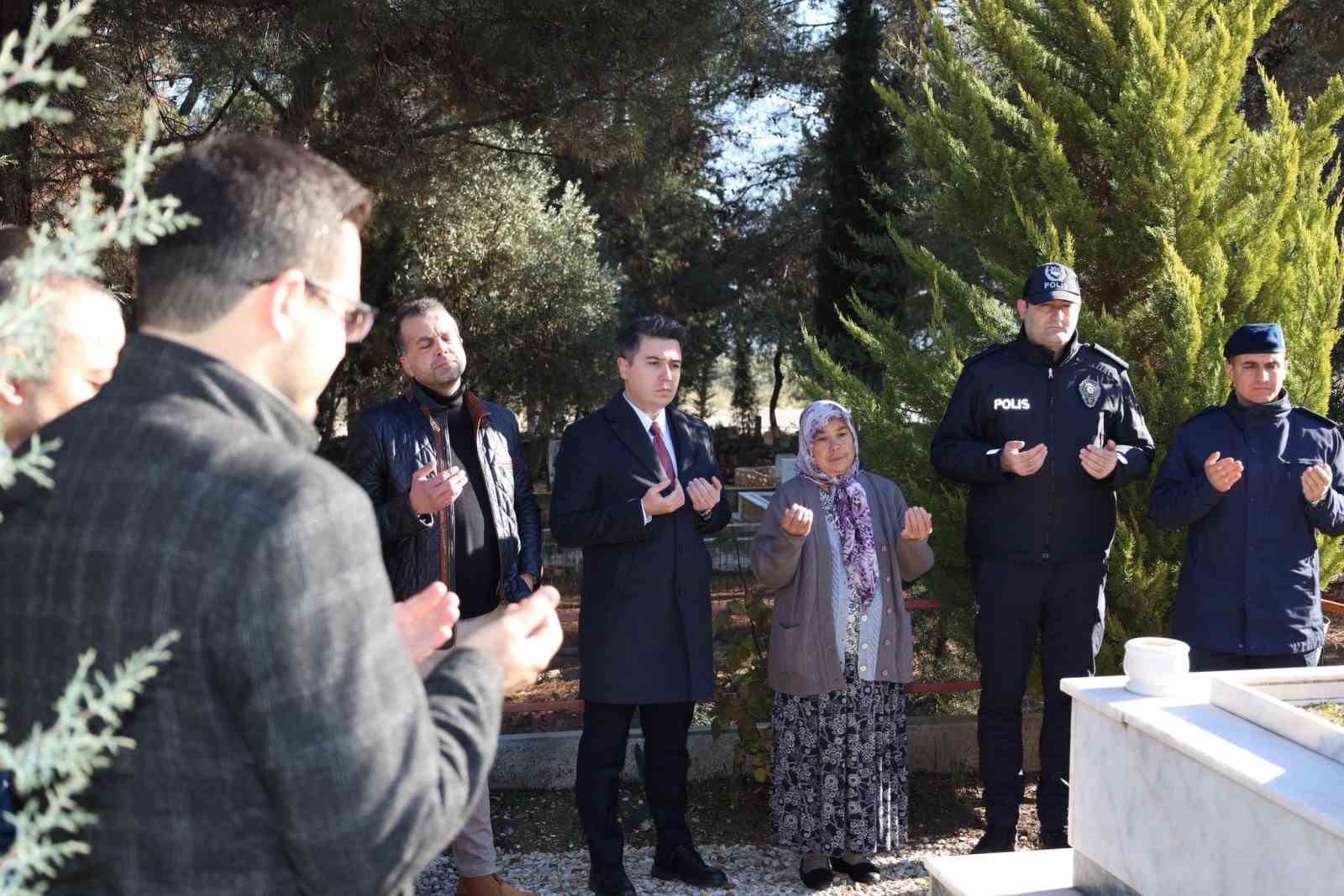 Karacasulu şehit Karabacaklı mezarı başında anıldı
